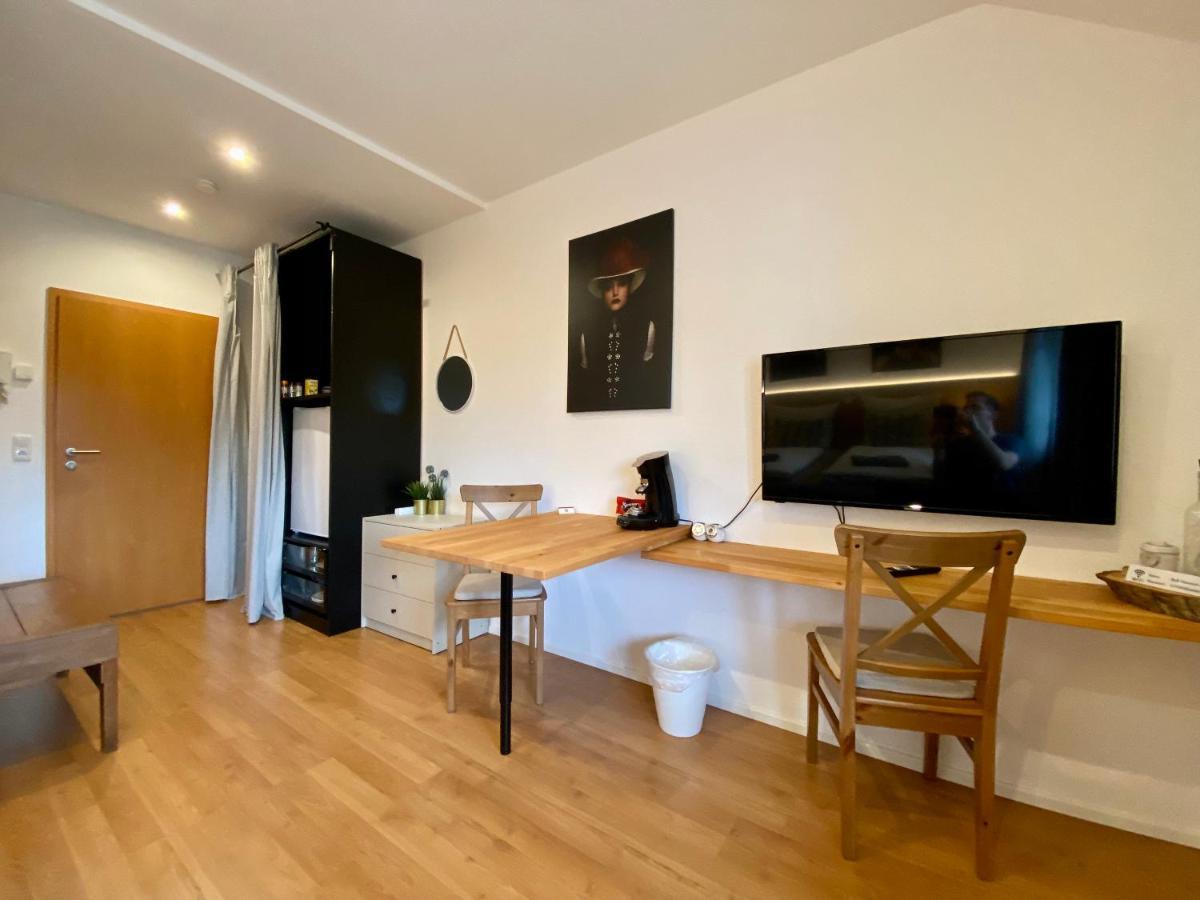 Komfortables Doppelzimmer In Kehl Goldscheuer - 1A Guesthouse Kültér fotó