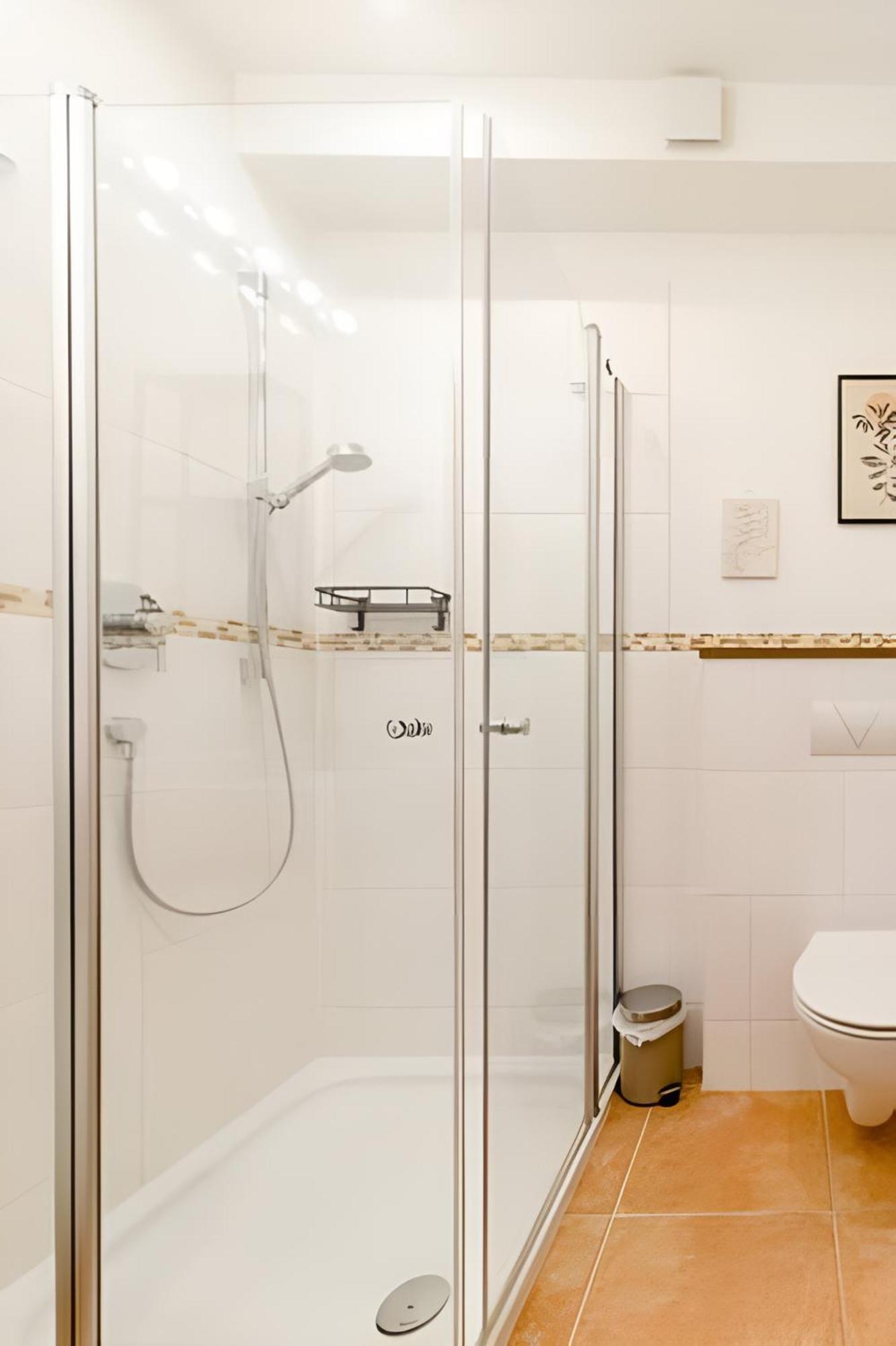 Komfortables Doppelzimmer In Kehl Goldscheuer - 1A Guesthouse Kültér fotó