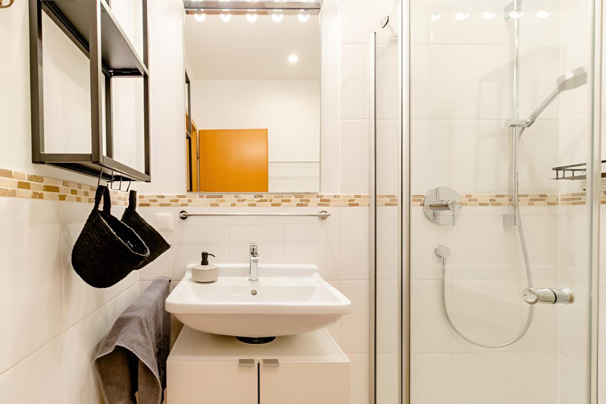 Komfortables Doppelzimmer In Kehl Goldscheuer - 1A Guesthouse Kültér fotó