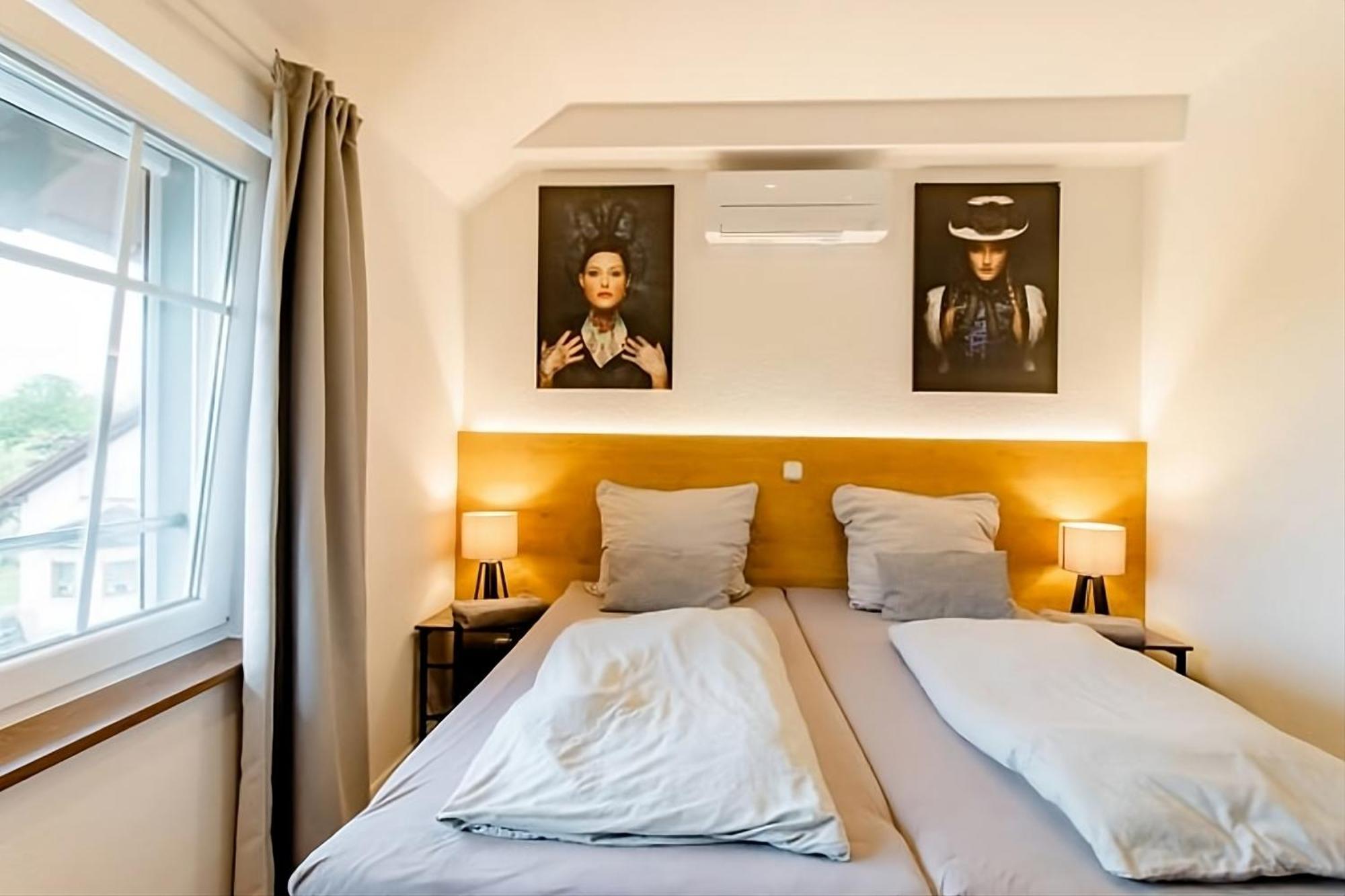 Komfortables Doppelzimmer In Kehl Goldscheuer - 1A Guesthouse Kültér fotó